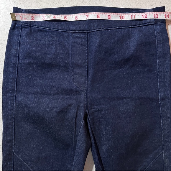 BCBG MaxAzria Soft & Stretchy Lightweight Capri Jean-look Legging - Picture 7 of 8